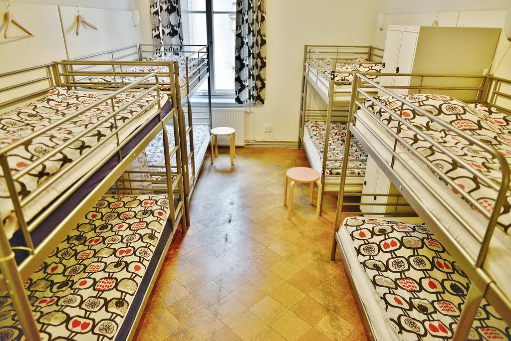 Hostel Diana Park Хелзинки Хотелски Легла снимка